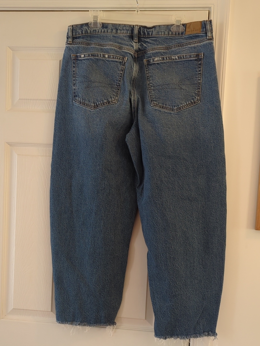 American Eagle Stretch Barrel Jeans Raw Hem - Picture 2 of 7
